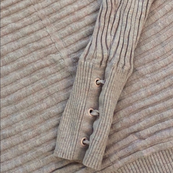 Lavender sweater - Picture 2 of 3